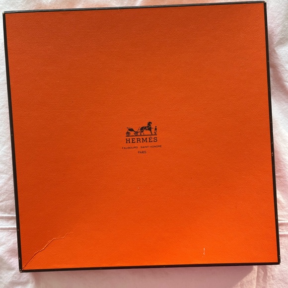 Hermès Eperon D’Or Vintage Blue and Gold Silk Scarf - Picture 4 of 5